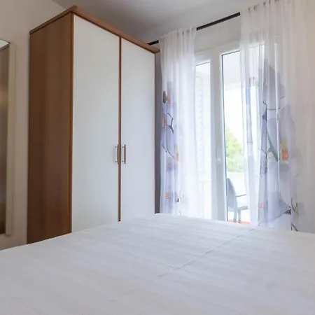 Sea Breeze - House On The