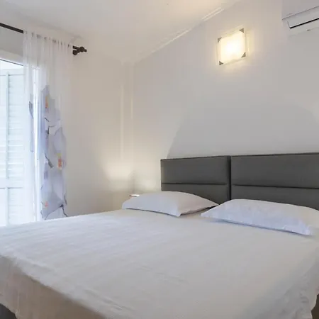 Sea Breeze - House On The *