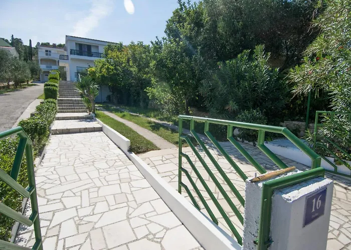 بيت للعطل Sea Breeze - House On The تكون
