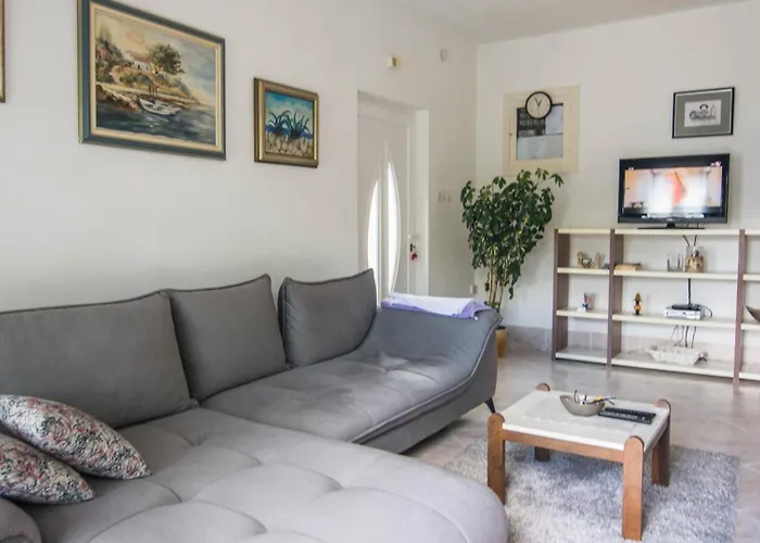 Sea Breeze - House On The Tkon