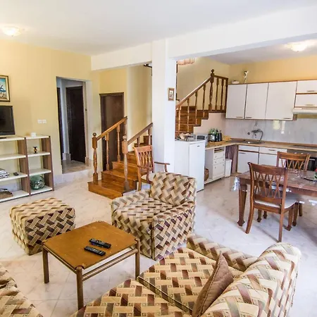 بيت للعطل Sea Breeze - House On The