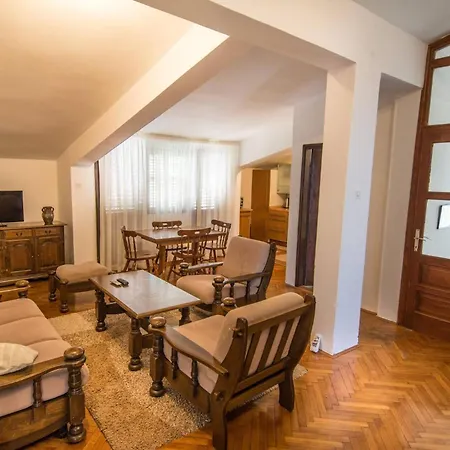 Sea Breeze - House On The بيت للعطل