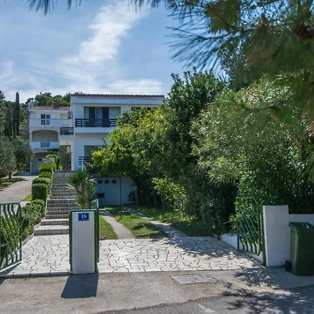 Sea Breeze - House On The بيت للعطل تكون