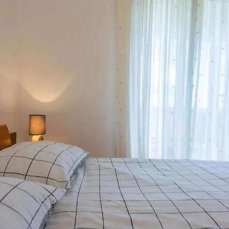 Sea Breeze - House On The