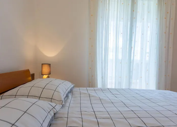 Sea Breeze - House On The