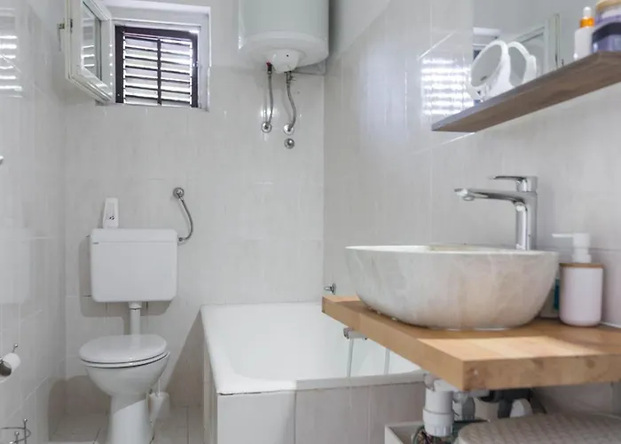 Sea Breeze - House On The *