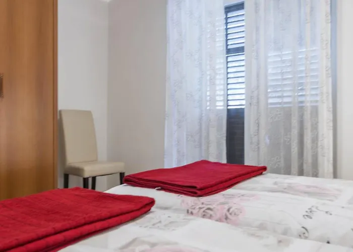 Sea Breeze - House On The בית נופש *