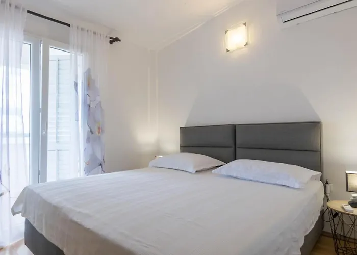 Sea Breeze - House On The *