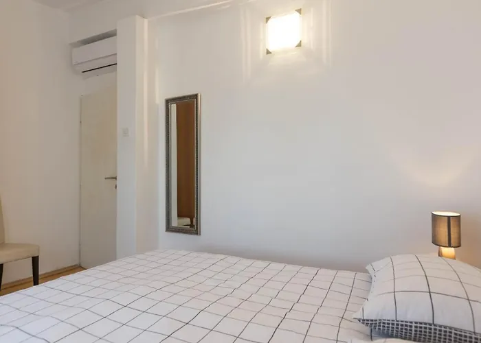 Sea Breeze - House On The