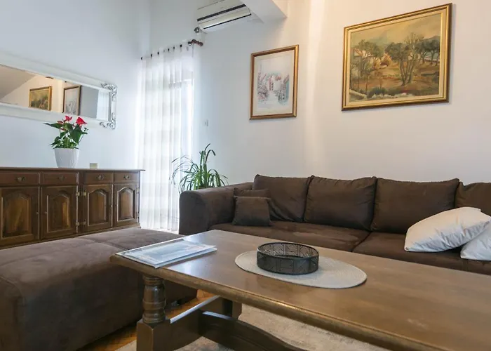 Sea Breeze - House On The בית נופש *