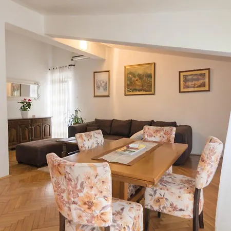 Sea Breeze - House On The Hébergement de vacances *