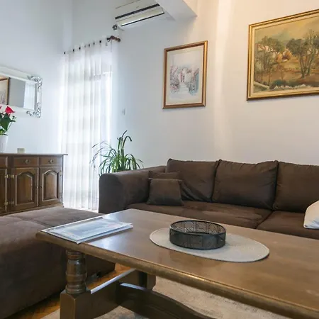 Sea Breeze - House On The Hébergement de vacances *