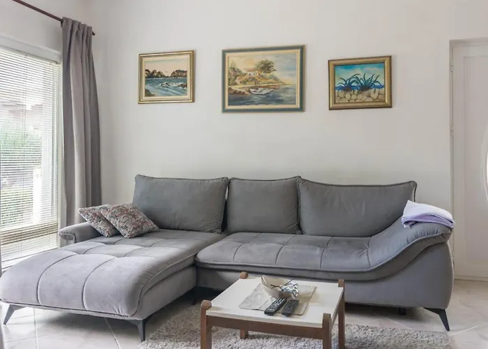 Sea Breeze - House On The Tkon