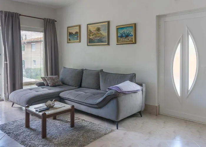 Sea Breeze - House On The *